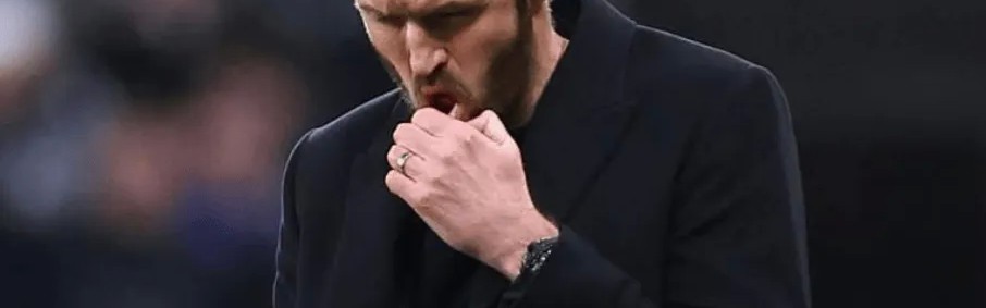 v体育app-不敌埃弗顿/纽卡，曼联本季英超两次长时间11打10后输球