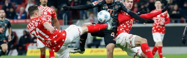 又残又累的拜仁终于输了联赛，埃贝尔拒买替补中锋