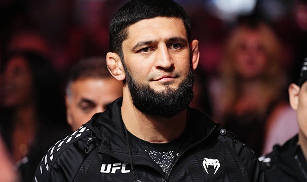 v体育官网-奇马耶夫叫阵亚历克斯·佩雷拉在UFC白宫站对决|aev|坎札特·奇马耶夫|金腰带|冠军|普莱西斯_新浪体育_新浪新闻