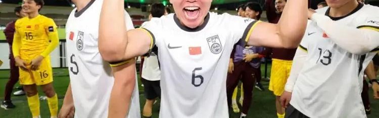 v体育-U23国足3-0完胜越南，队长徐彬父母曾远赴沙特为儿子助威