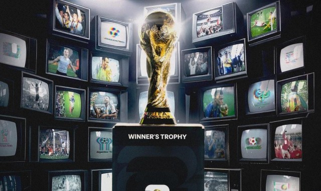 元素满满，FIFA发布世界杯倒计时百天海报，出现诸多夺冠名场面