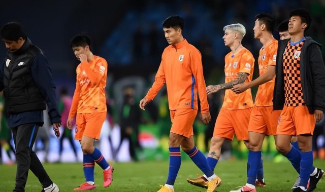 v体育-喜讯！鲁能久违的锋霸刚回到俱乐部就爆发，热身赛破门表现不俗