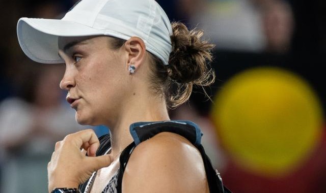 v体育官网-世界第一巴蒂无预警又退役 短暂职业生涯堪称神奇