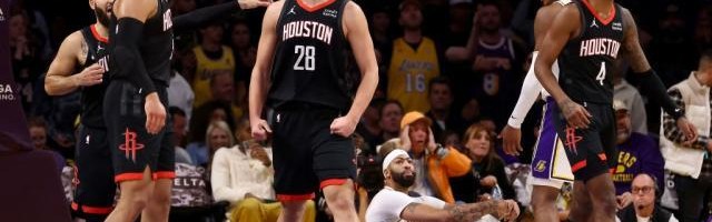 v体育官网-从不会英语到内线核心，申京第三季助推火箭起飞